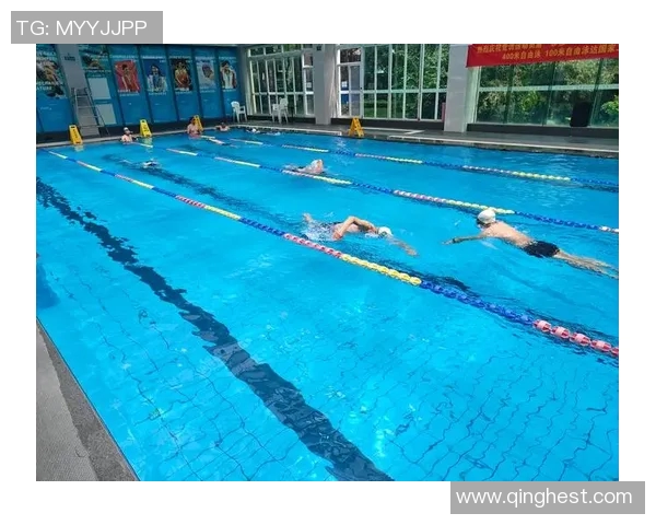 自由泳呼吸技巧解析：掌握节奏与技巧提升游泳效率与耐力